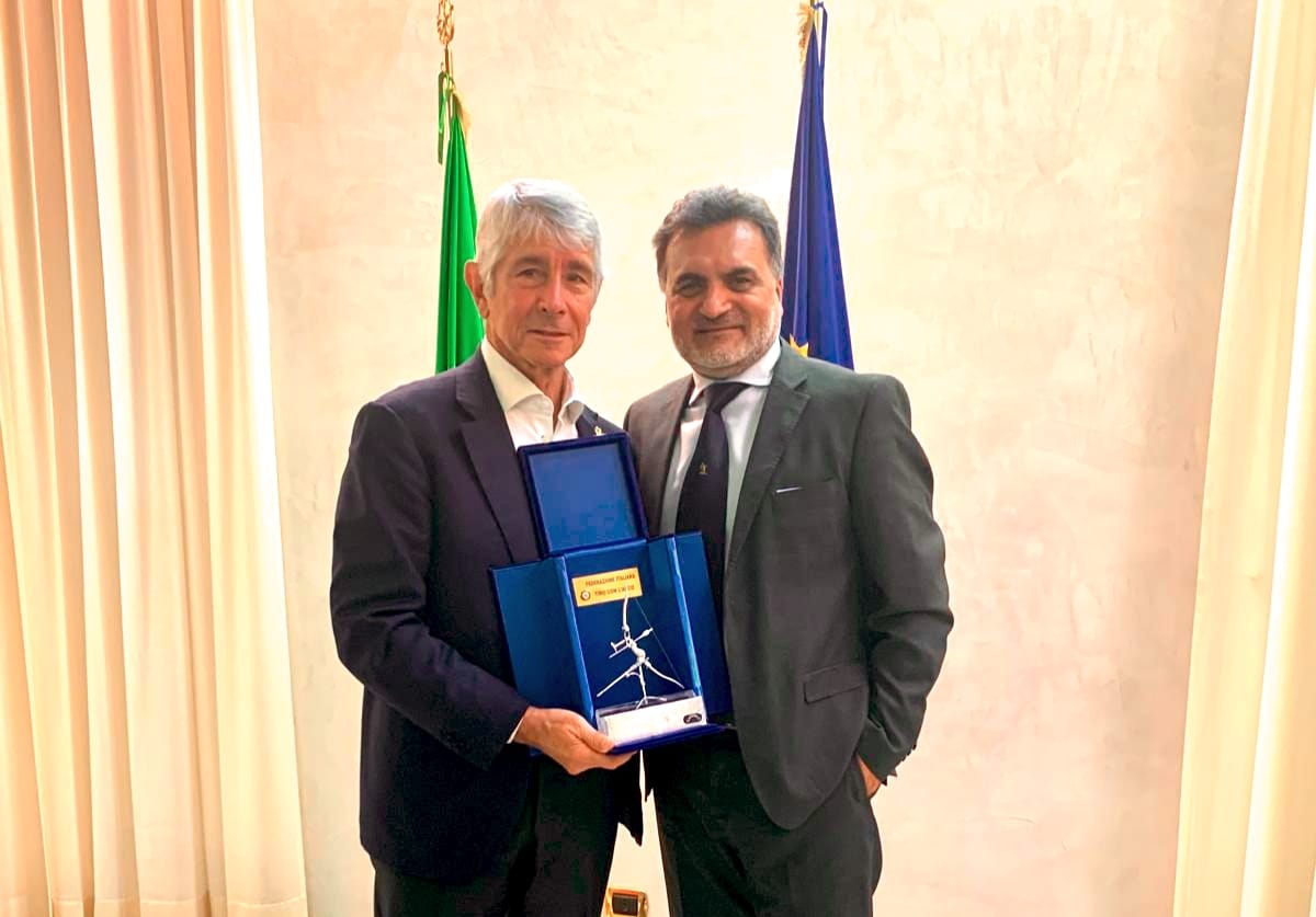 images/Il_Presidente_Polidori_con_il_Ministro_per_lo_sport_Abodi.jpeg